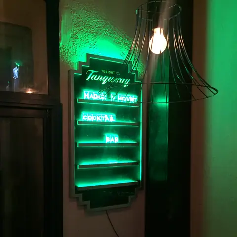 Tanqueray sign