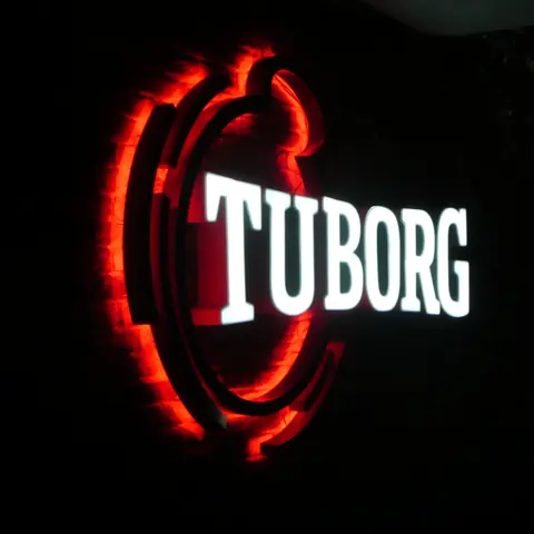 שלט מואר עבור Tuborg